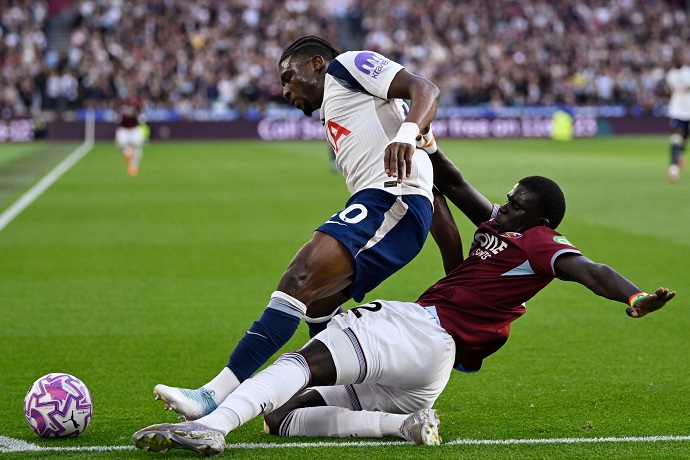 Siêu máy tính dự đoán Tottenham vs West Ham, 22h00 ngày 17/1 - Ảnh 1