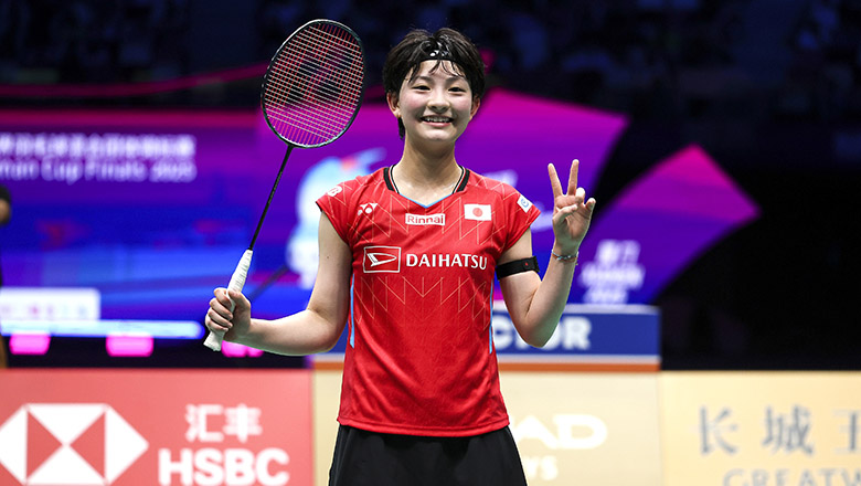 Tomoka Miyazaki thắng ngược ở v&ograve;ng 1 giải cầu l&ocirc;ng Indonesia Masters 2026 - Ảnh 1