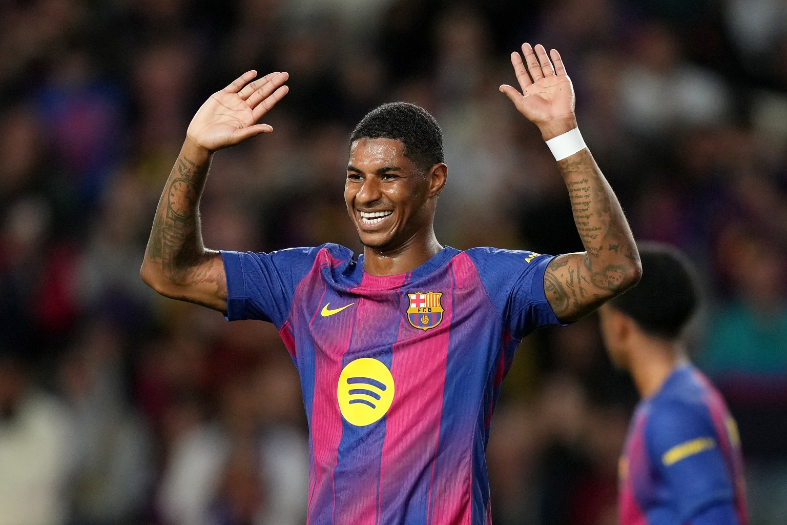Barcelona đạt thỏa thua mau đứt Marcus Rsshford - Ảnh 1