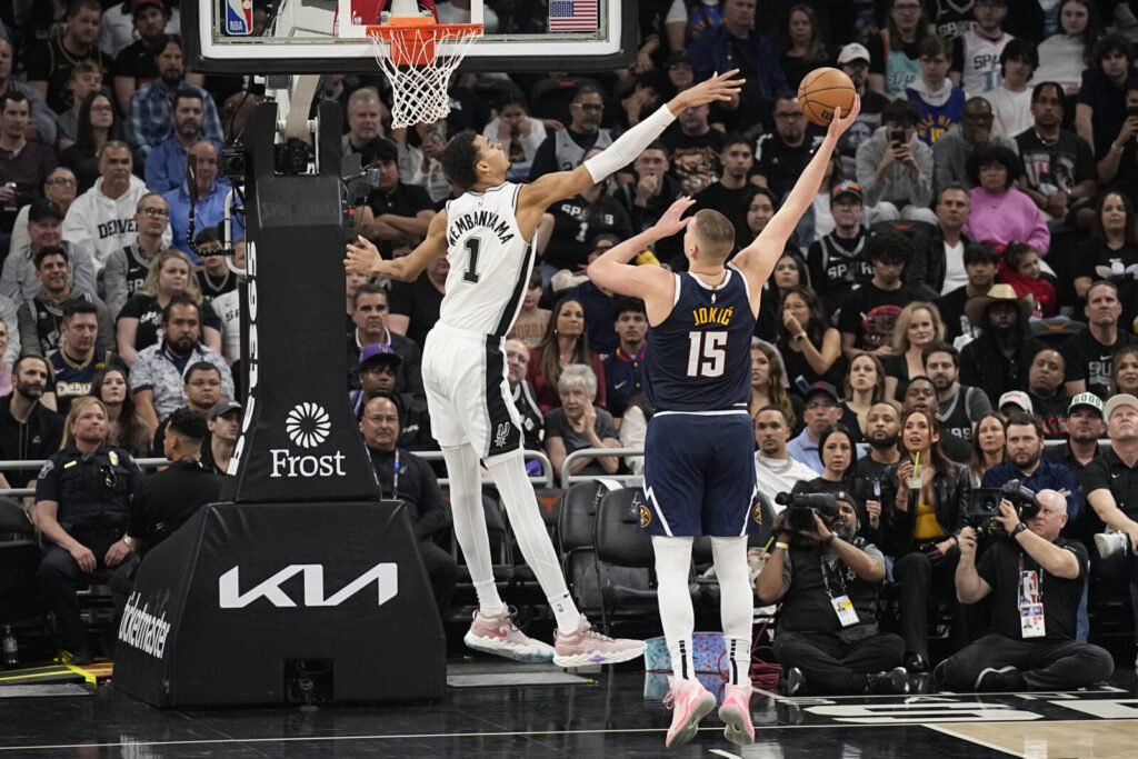 Nhận định b&oacute;ng rổ Sacramento Kings vs San Antonio Spurs, 09h00 ng&agrave;y 18/3: Thắng kẻ tệ nhất - Ảnh 1