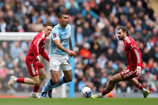 Liverpool lập 2 kỷ lục kh&ocirc;ng mong muốn sau thất bại trước Man City - Ảnh 1