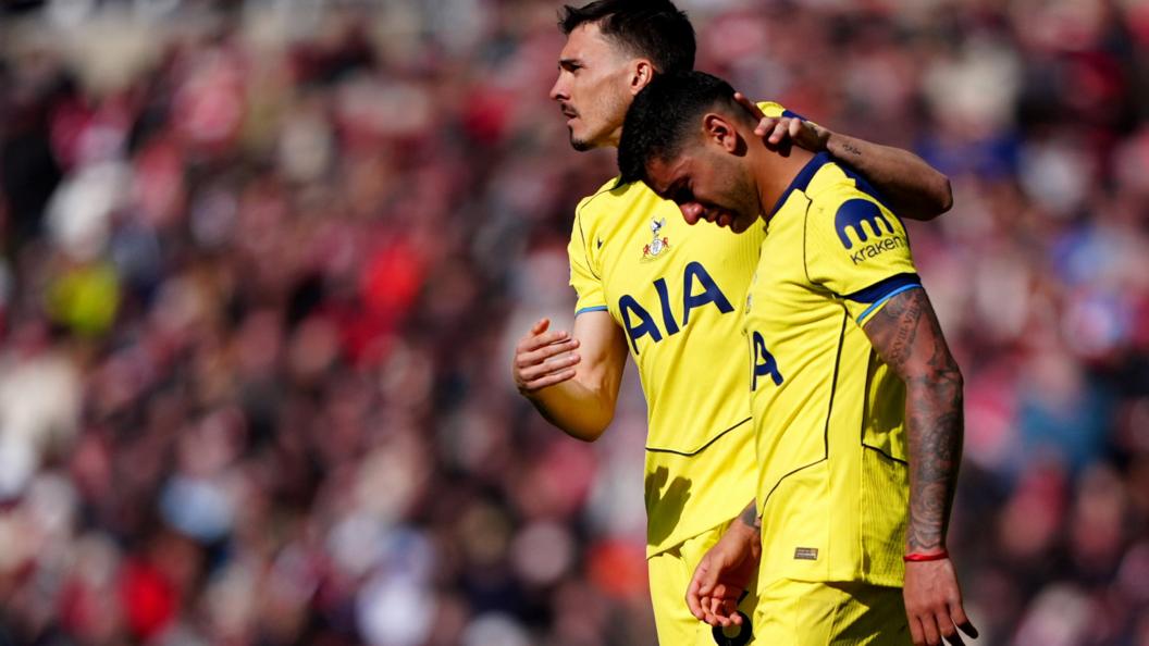 HLV De Zerbi: &lsquo;C&aacute;c cầu thủ Tottenham sợ xuống hạng&rsquo; - Ảnh 1