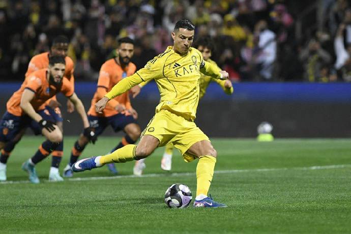 Ronaldo lập kỷ lục không mong muốn khi đá hỏng phạt đền
