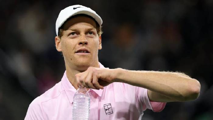 Sinner thắng dễ Shapovalov, lần thứ năm góp mặt ở vòng 4 Indian Wells Masters