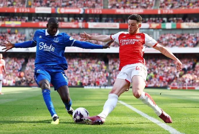 Siêu máy tính dự đoán Arsenal vs Everton, 00h30 ngày 15/3