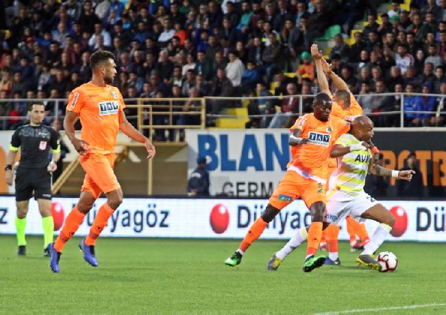 Nhận định, soi kèo Alanyaspor vs Fenerbahce, 00h00 ngày 19/01: Khách bay cao