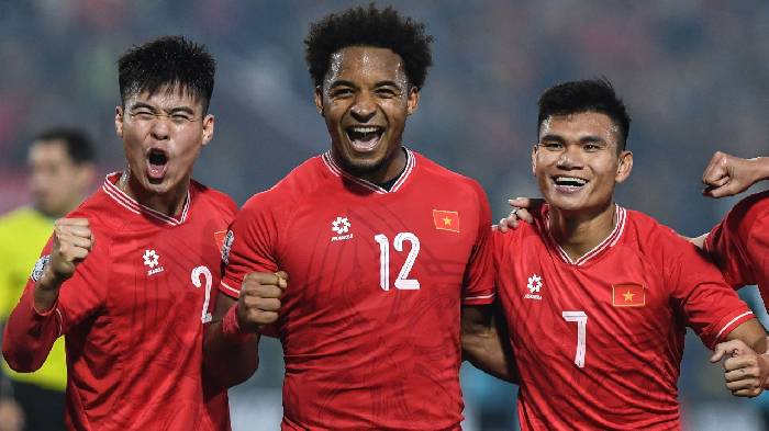 Tuyển Việt Nam tụt 1 bậc trên bảng xếp hạng FIFA
