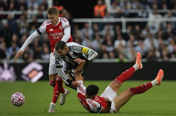 Soi kèo góc Arsenal vs Newcastle, 21h00 ngày 25/04