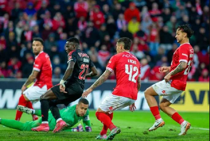 Soi kèo góc Santa Clara vs Benfica, 01h45 ngày 27/10