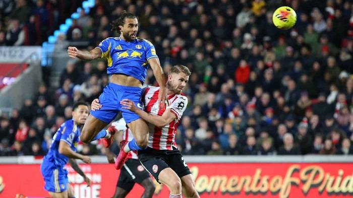 Chuyên gia dự đoán trận Leeds vs Burnley, 02h00 ngày 2/5 
